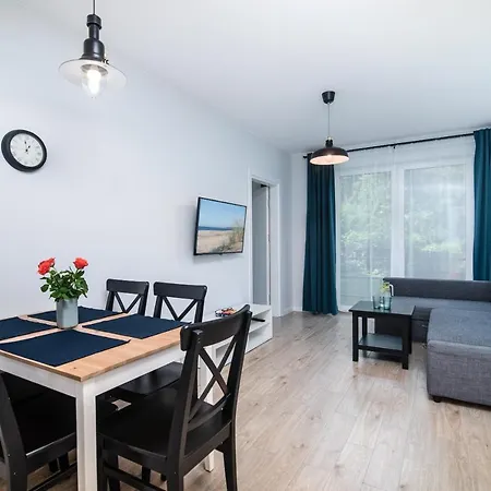 アパートホテル Porto Jastrzębia Góra