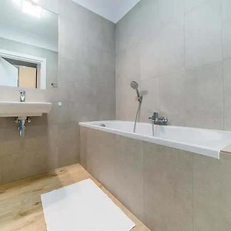 アパートホテル Porto 4*